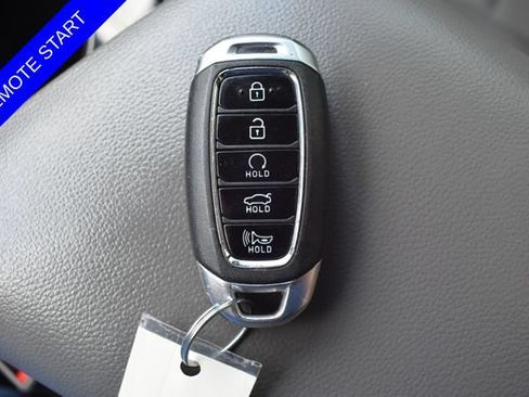 Used 2023 Hyundai Elantra SEL w/ Convenience Package FWD image 7