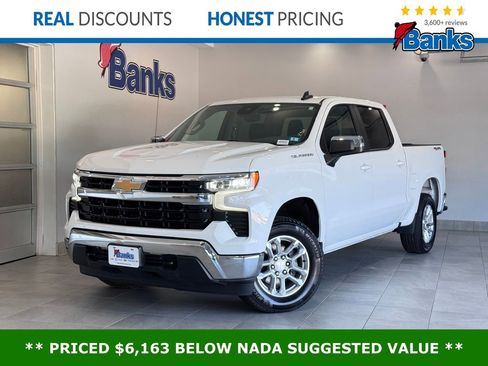 Certified 2022 Chevrolet Silverado 1500 LT image 2