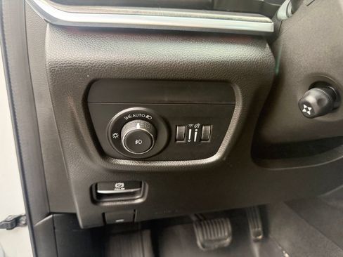 Used 2021 Jeep Grand Cherokee L Overland w/ Advanced Protech Group III AWD/4WD image 15