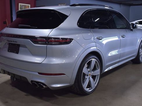 Used 2021 Porsche Cayenne Turbo image 10