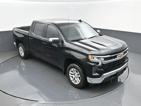 Used 2024 Chevrolet Silverado 1500 LT AWD/4WD image 19
