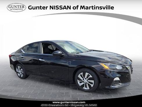 Certified 2022 Nissan Altima 2.5 S FWD image 1