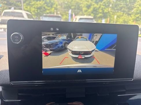 Used 2024 Honda Prologue EX image 13