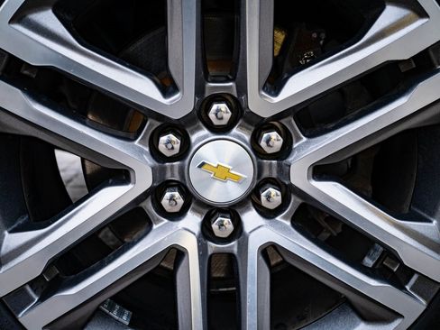 Used 2021 Chevrolet Colorado W/T w/ Custom Special Edition image 8