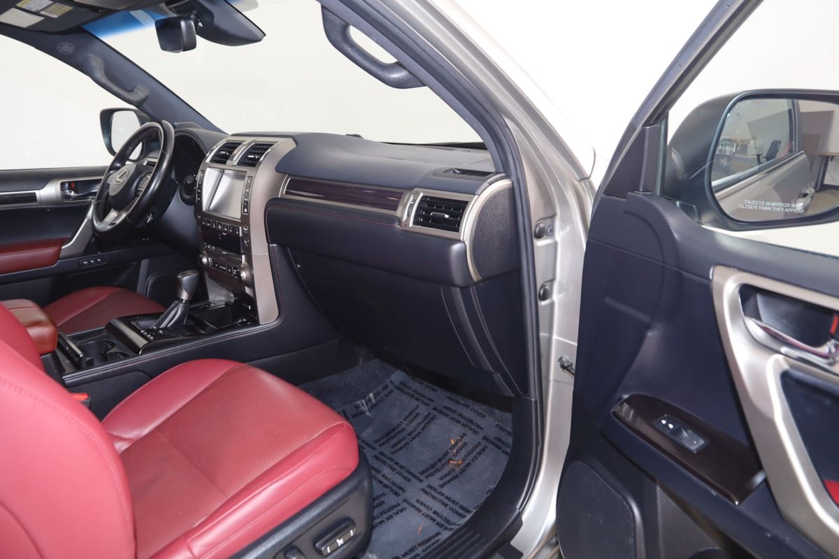 Used 2021 Lexus GX 460 w/ Accessory Package AWD/4WD image 42