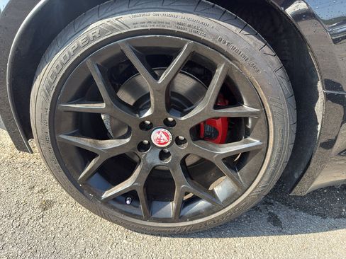 Used 2015 Jaguar F-TYPE Coupe RWD image 9