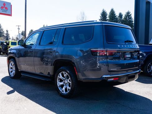 Used 2022 Jeep Wagoneer Series II AWD/4WD image 5