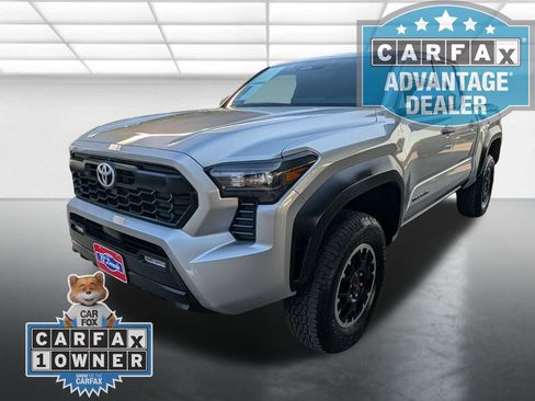 Used 2024 Toyota Tacoma TRD Off-Road AWD/4WD image 23