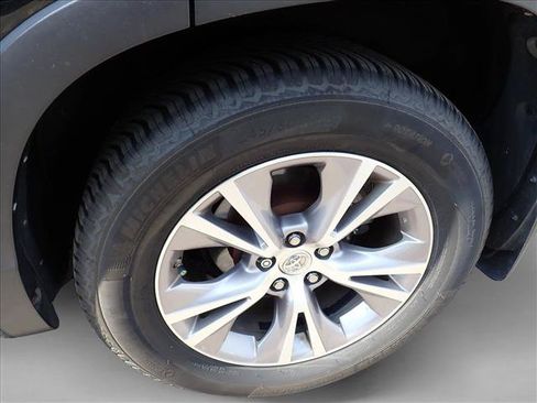 Used 2015 Toyota Highlander XLE AWD/4WD image 7