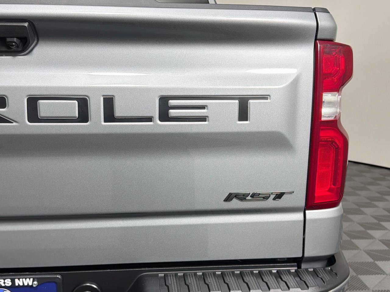 Used 2024 Chevrolet Silverado 1500 RST w/ Redline Edition AWD/4WD image 25