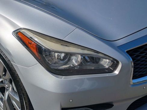 Used 2016 INFINITI Q70 3.7 w/ Sport Package RWD image 29