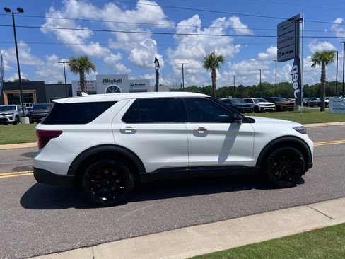 Used 2021 Ford Explorer ST w/ Equipment Group 401A AWD/4WD image 2