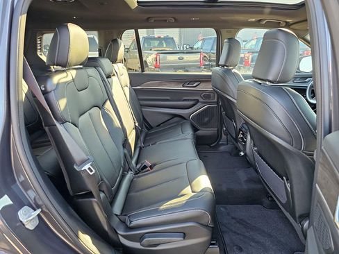 New 2025 Jeep Grand Cherokee L Limited w/ Black Appearance Package image 13