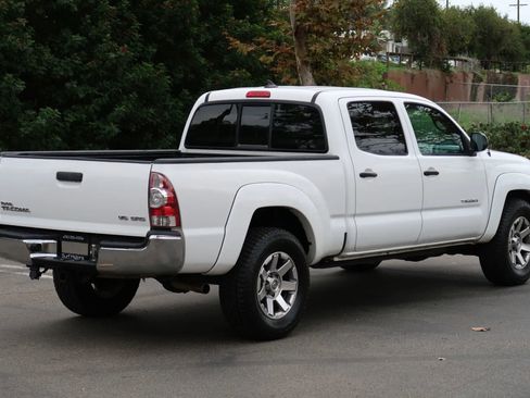 Used 2014 Toyota Tacoma 4x4 Double Cab w/ SR5 Package image 6