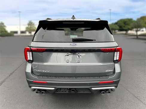 Used 2025 Ford Explorer Platinum w/ Ultimate Package image 5