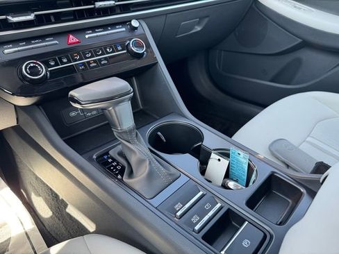 Used 2025 Hyundai Sonata SE image 23