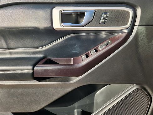 Used 2020 Ford Explorer XLT w/ Equipment Group 202A image 23