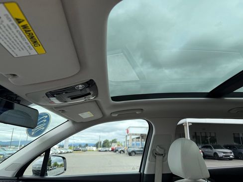 Certified 2022 Kia Sorento SX Prestige w/ Panoramic Sunroof Package AWD/4WD image 18