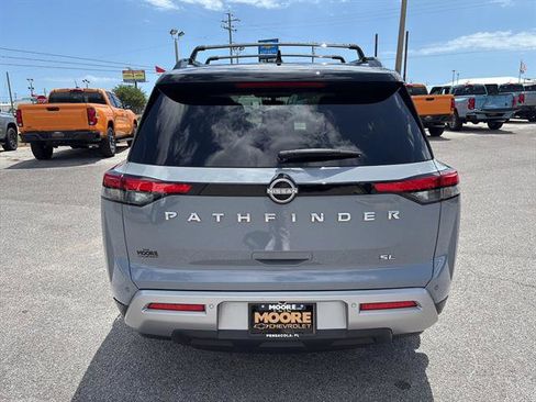 Used 2023 Nissan Pathfinder SL w/ Lighting Package (N92) image 7