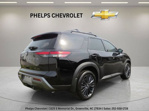 Used 2026 Nissan Pathfinder SL w/ SL Premium Package AWD/4WD image 8