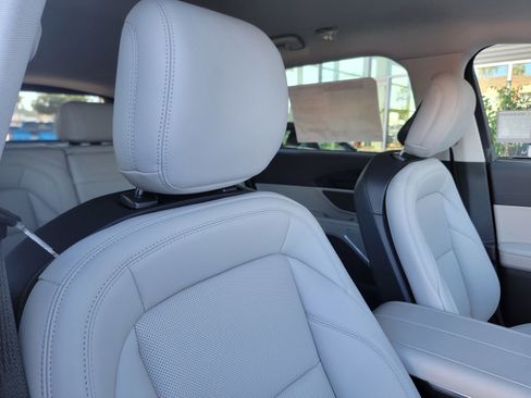 New 2026 Lincoln Nautilus Premier image 14