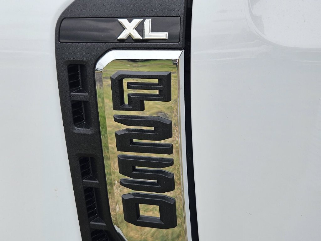 New 2026 Ford F250 XL w/ FX4 Off-Road Package AWD/4WD image 5