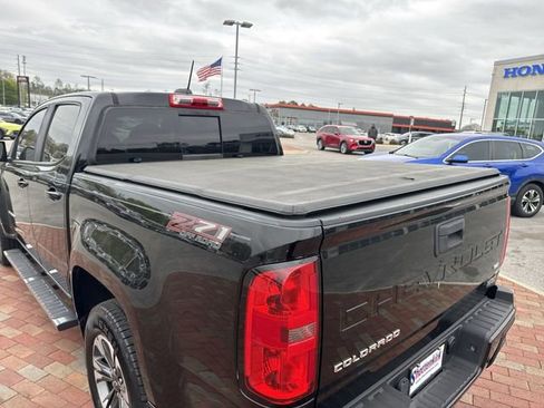 Used 2021 Chevrolet Colorado Z71 AWD/4WD image 28