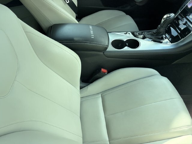Used 2018 INFINITI Q60 3.0t Luxe w/ Sensory Package 3.0T Luxe RWD image 9