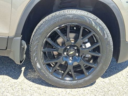 Used 2022 Chevrolet Trax LT w/ Sport Edition AWD/4WD image 9