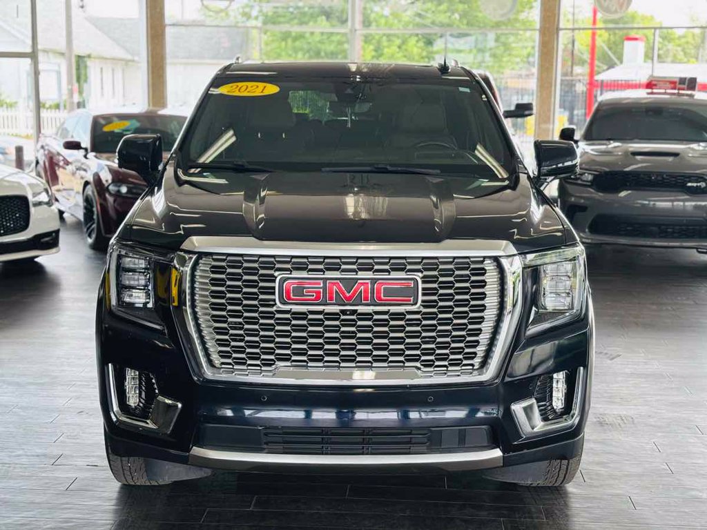 Used 2021 GMC Yukon XL Denali w/ Advanced Technology Package AWD/4WD image 17