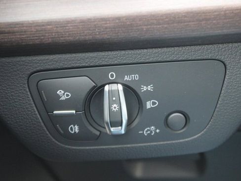 Used 2023 Audi Q5 2.0T Premium image 16