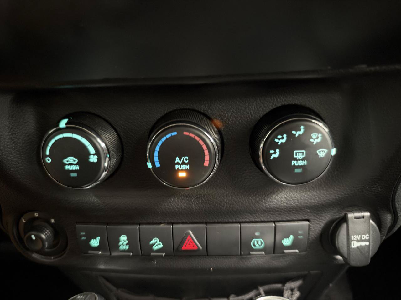 Used 2017 Jeep Wrangler Unlimited Sahara w/ Quick Order Package 24E Chief AWD/4WD image 22