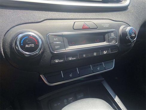 Used 2020 Kia Sorento S image 22