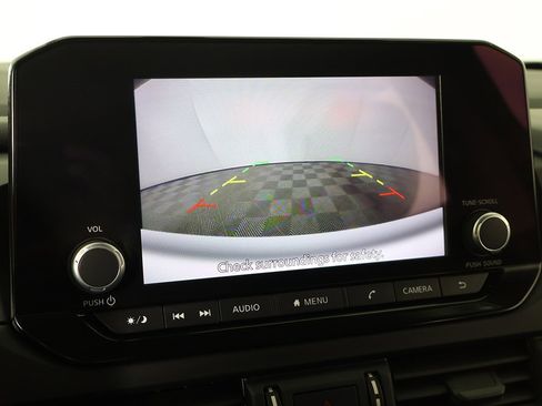 Used 2024 Nissan Pathfinder S image 44