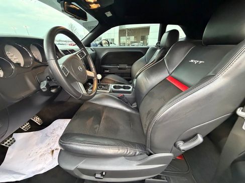 Used 2009 Dodge Challenger SRT8 w/ SRT Option Group II RWD image 11