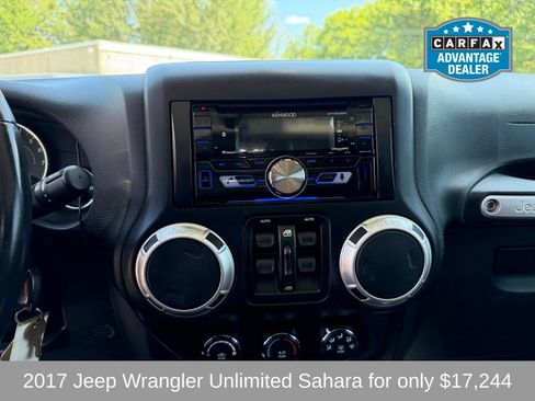 Used 2017 Jeep Wrangler Unlimited Sahara w/ Connectivity Group AWD/4WD image 16