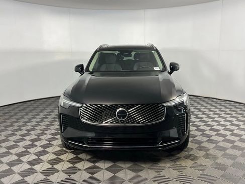 Used 2025 Volvo XC90 B6 Plus image 12