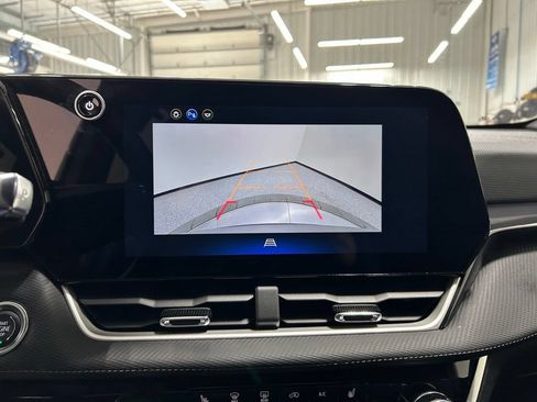 Used 2025 Chevrolet Equinox LT AWD/4WD image 18