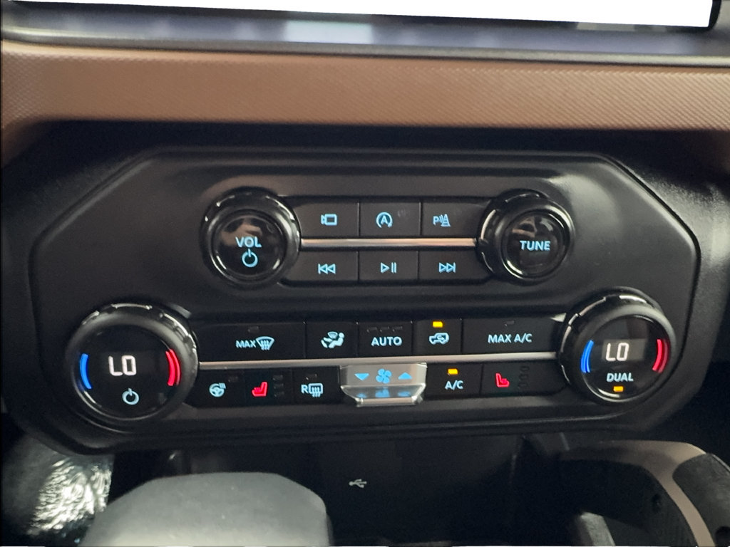 Used 2024 Ford Bronco Outer Banks AWD/4WD image 46