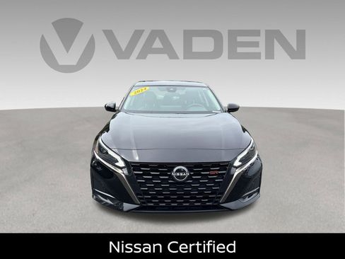 Certified 2024 Nissan Altima 2.5 SR w/ SR Premium Package FWD image 2