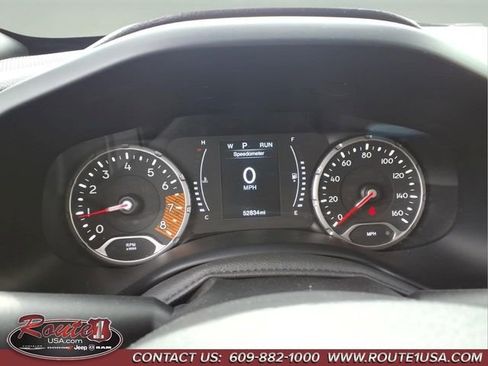 Used 2023 Jeep Renegade Latitude AWD/4WD image 31