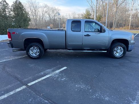 Used 2008 GMC Sierra 2500 SLE w/ SLE2 Preferred Package image 3