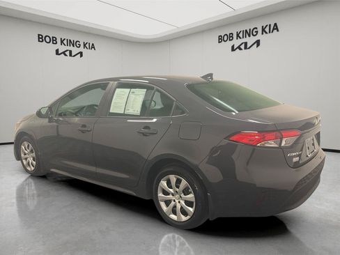 Used 2025 Toyota Corolla LE FWD image 3