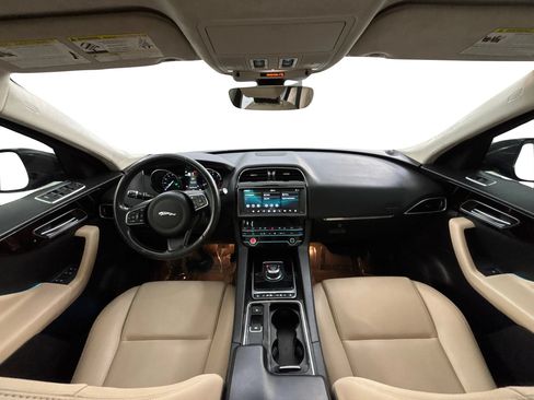 Used 2020 Jaguar F-PACE Premium AWD/4WD image 17