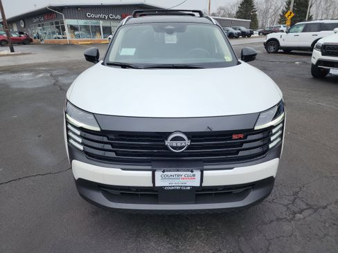 New 2026 Nissan Kicks SR image 3