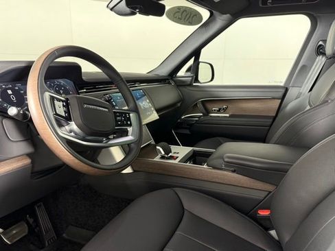 Used 2025 Land Rover Range Rover SE image 6