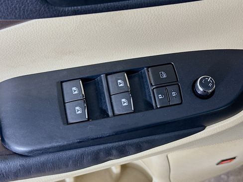 Used 2016 Toyota Highlander Limited Platinum FWD image 15