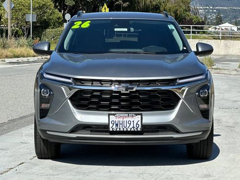 Used 2026 Chevrolet Trax LT w/ LT Convenience Package FWD image 9