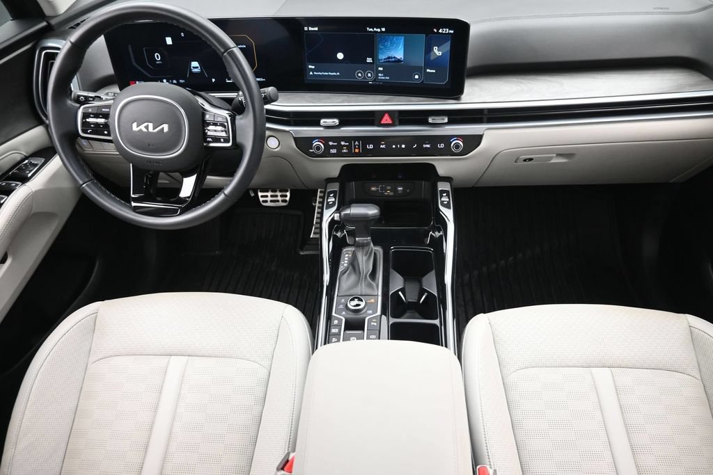 Used 2025 Kia Sorento SX AWD/4WD image 16