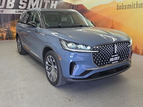 Used 2025 Lincoln Aviator Reserve w/ Illumination Package image 1